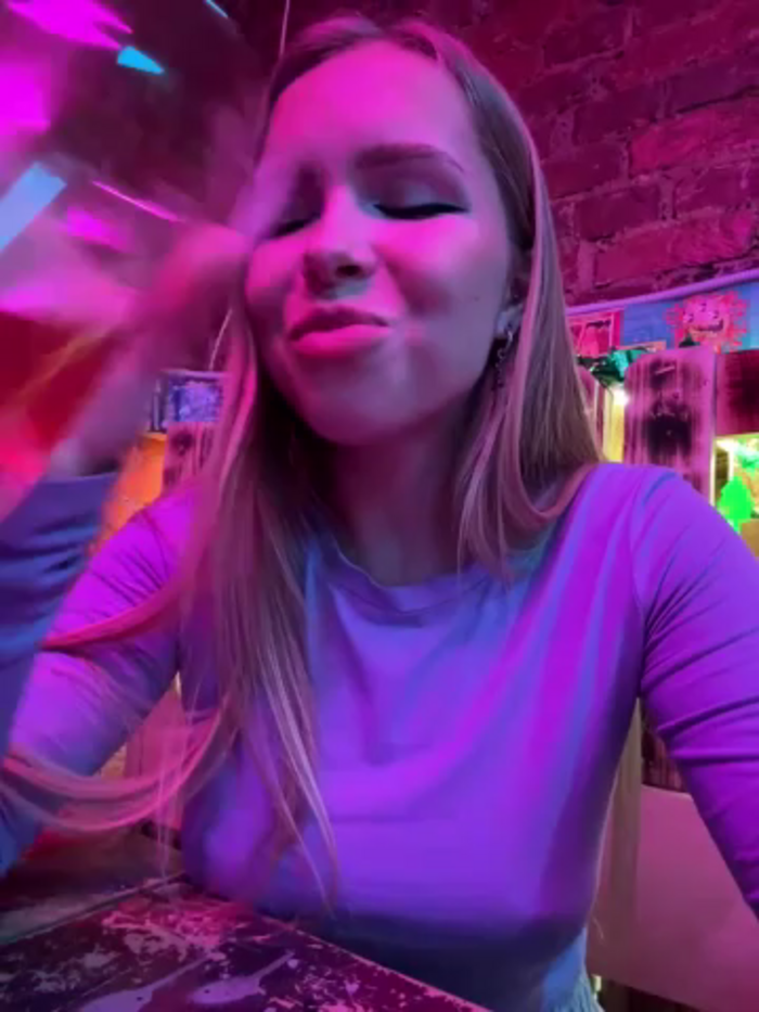 mur_girl