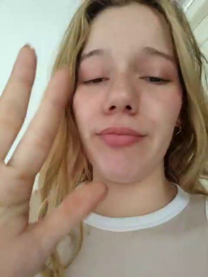 NicoleCut