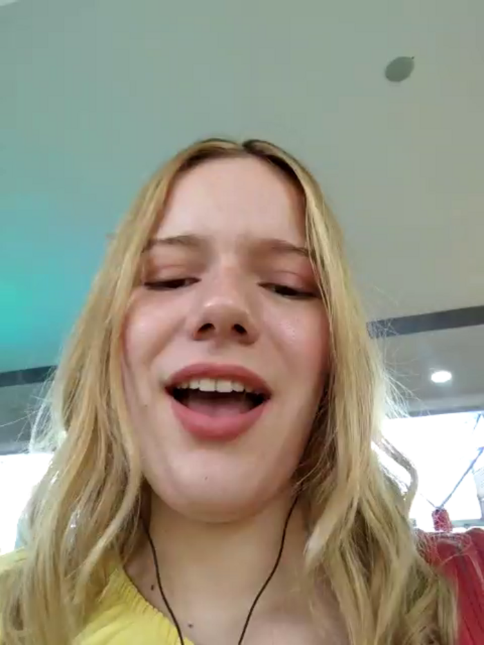 NicoleCut