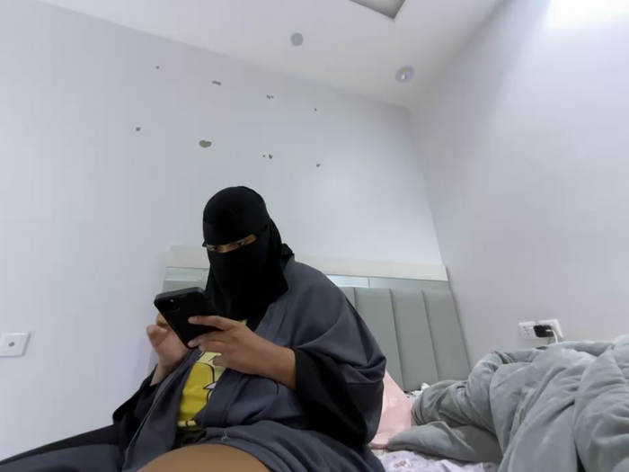 Submissive_Arab