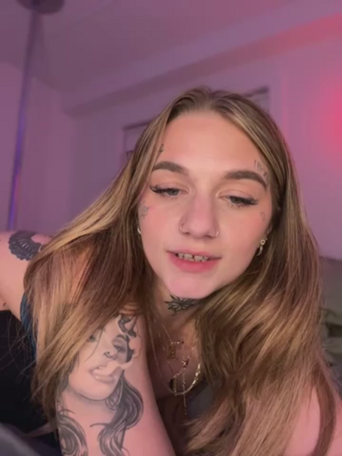 chloetease