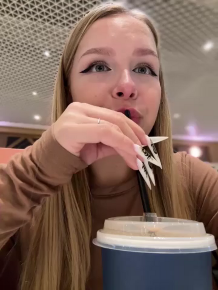 mur_girl