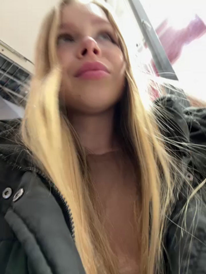mur_girl