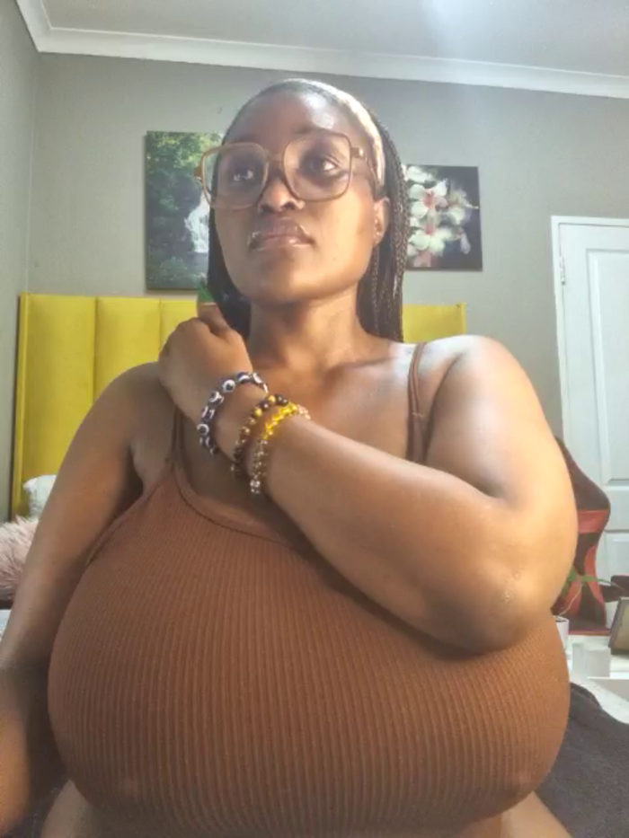 Bustygoddess32