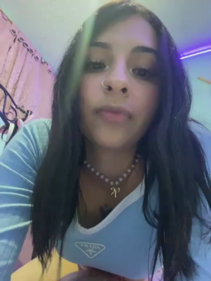 Hilary_pinkk