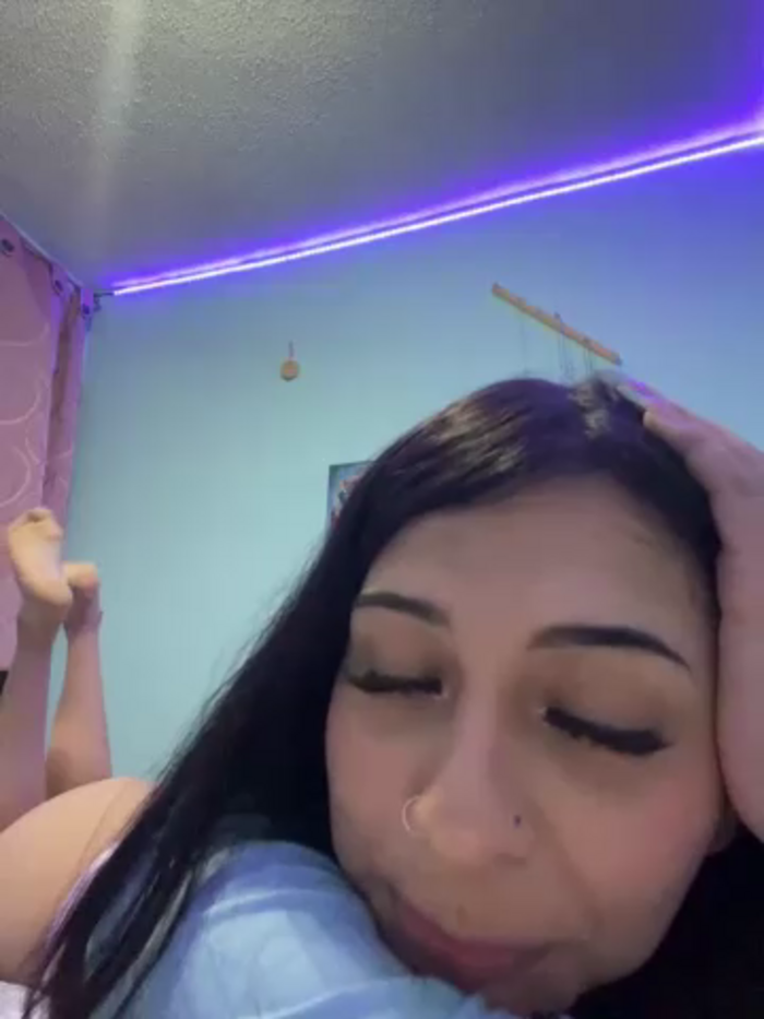 Hilary_pinkk