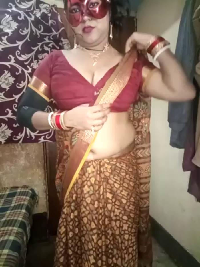 Hot_muskaan