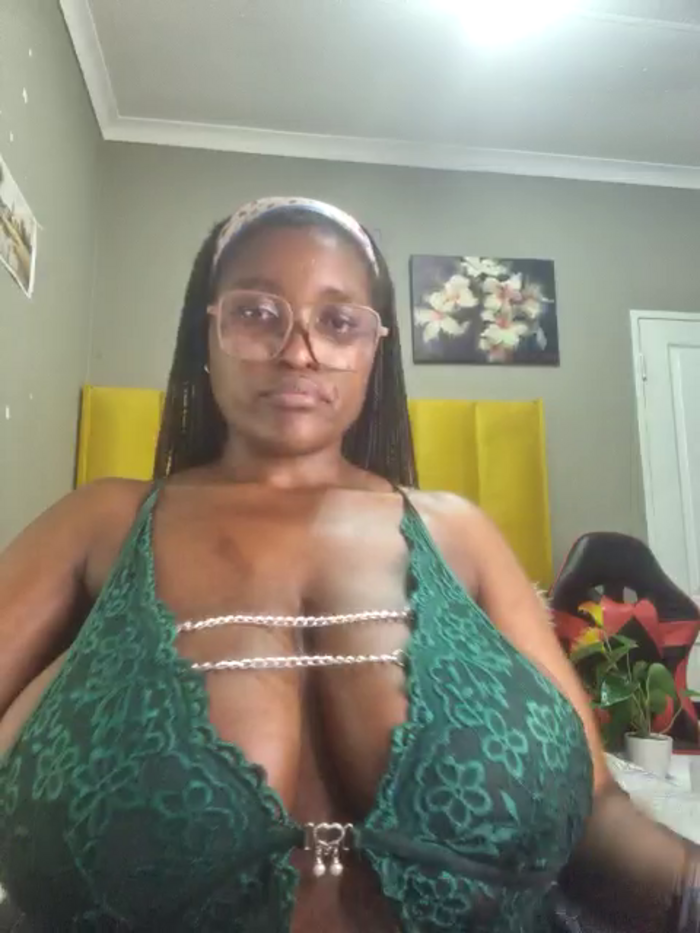 Bustygoddess32