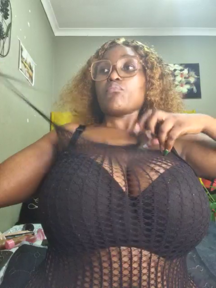 Bustygoddess32