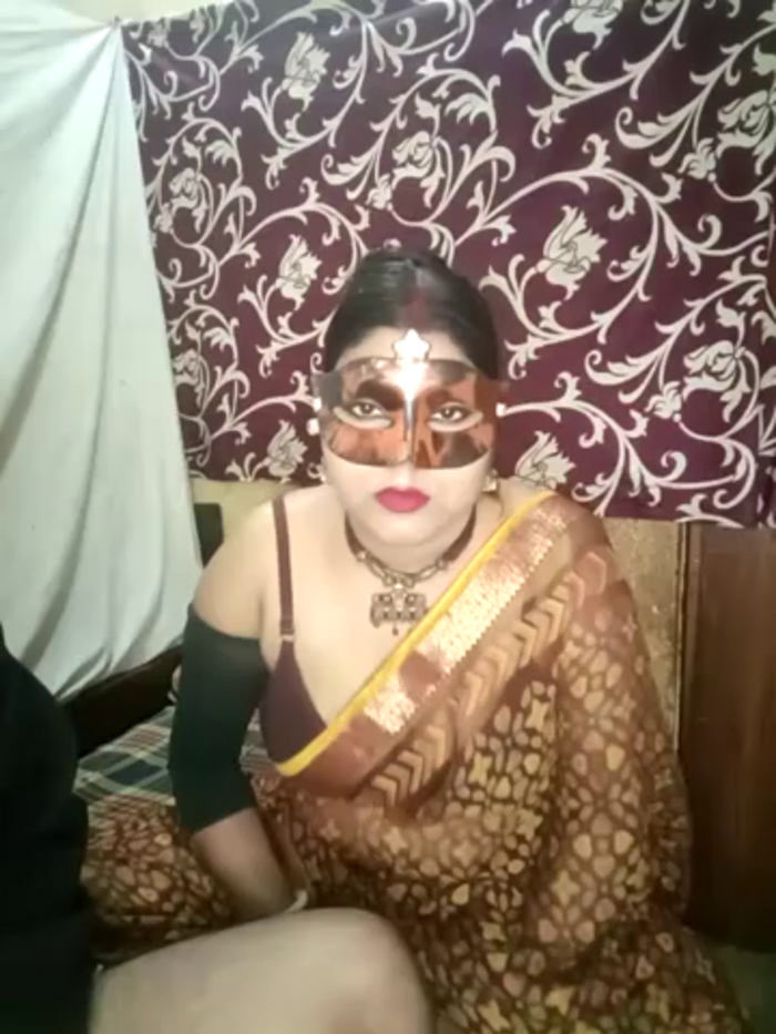 Hot_muskaan