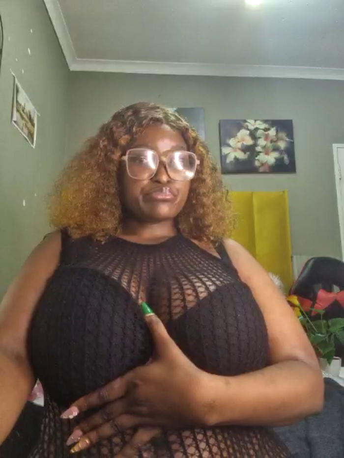 Bustygoddess32