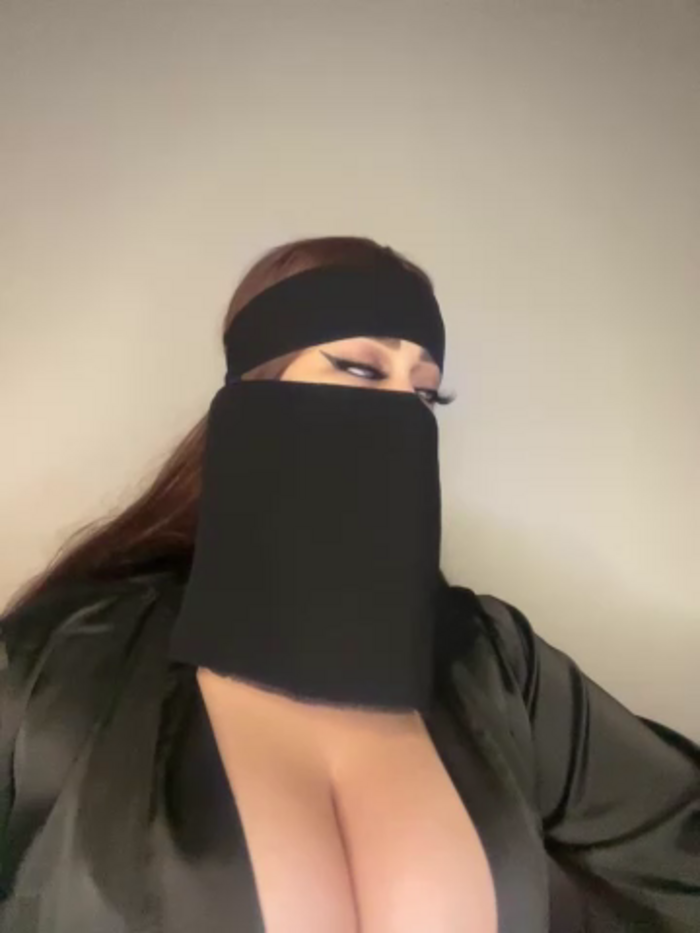 QueenDina777