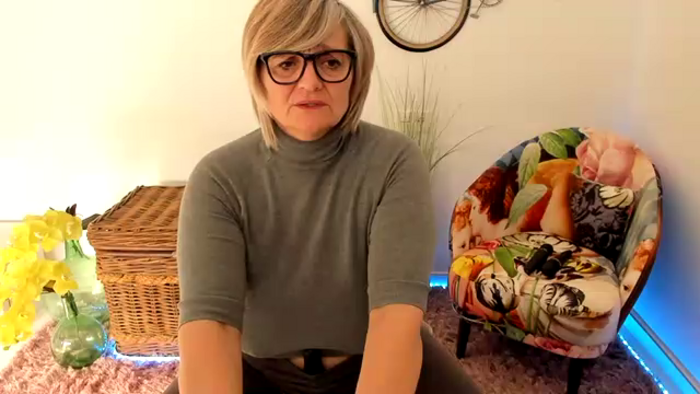 Milf-Ella