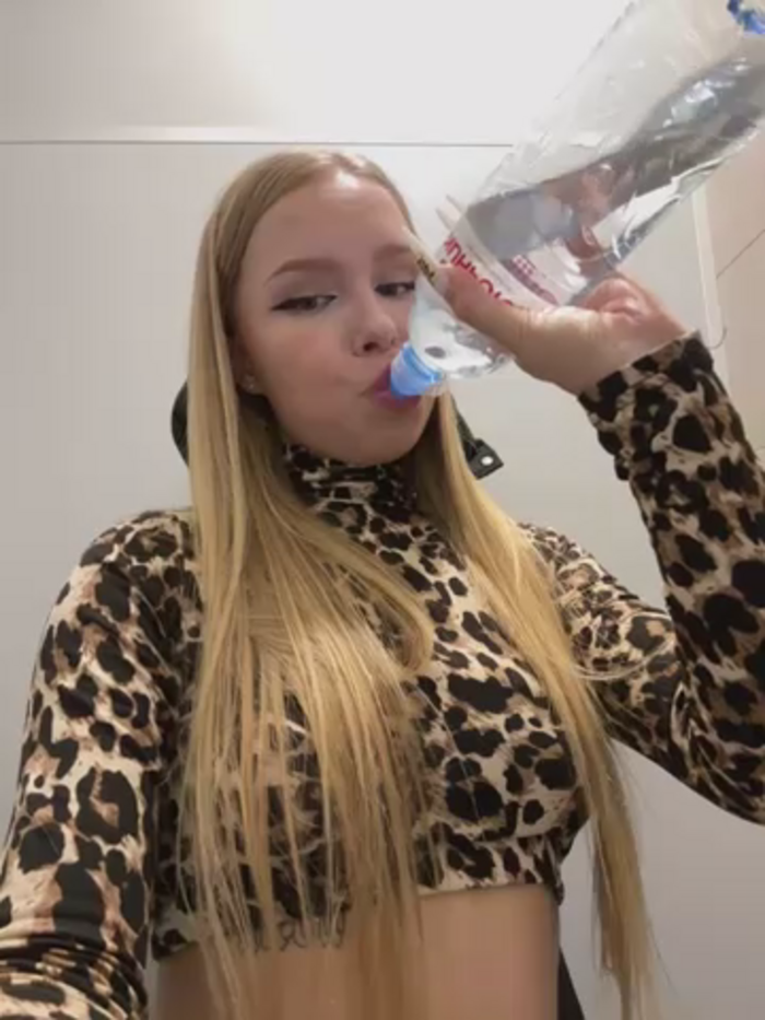 mur_girl