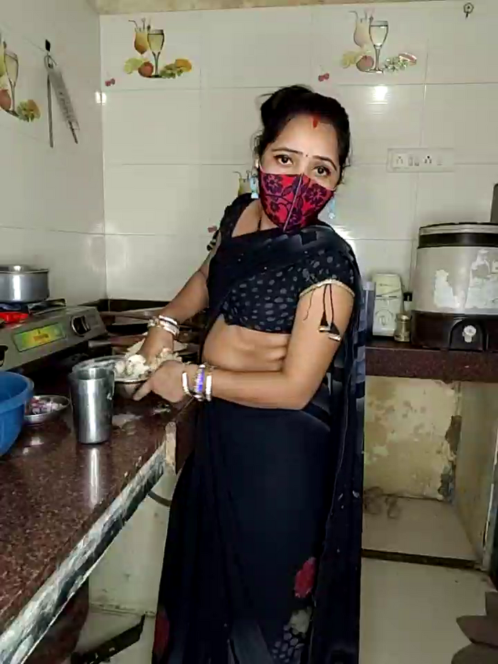 DesiRiya77