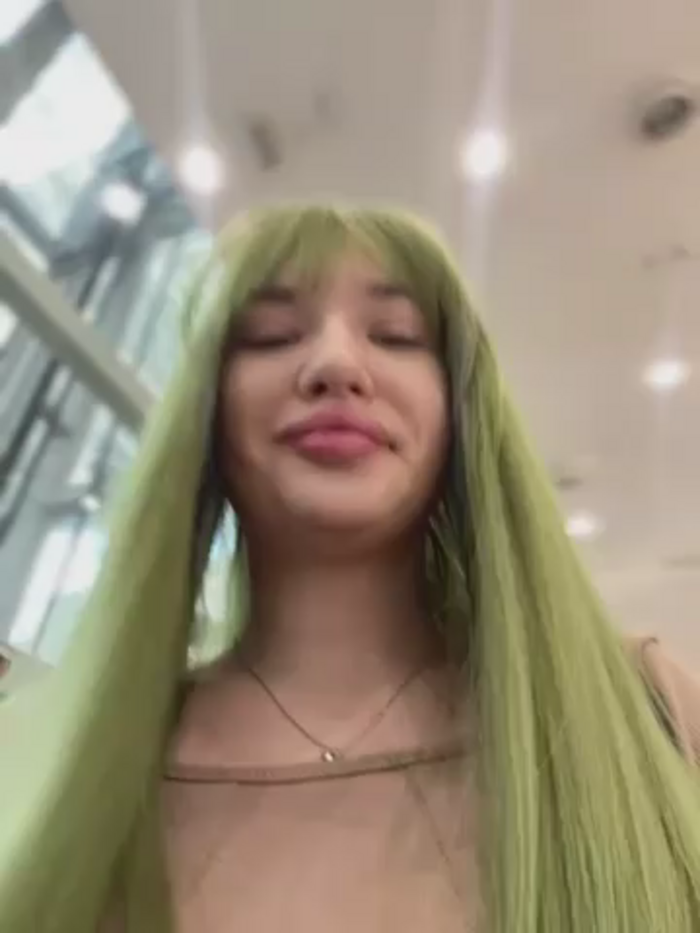 Holly_Molii