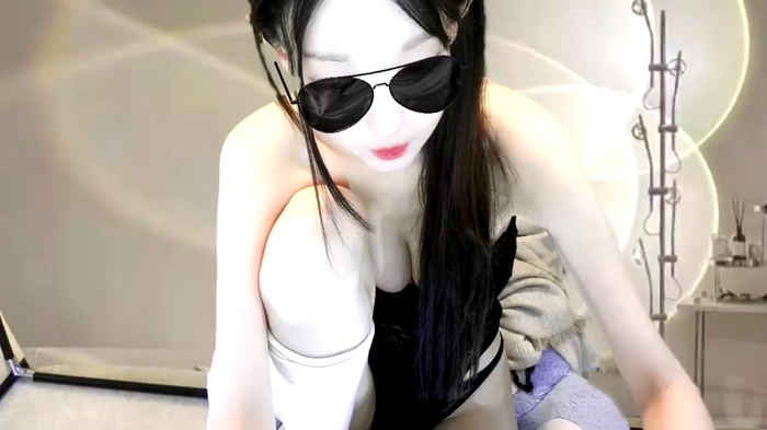 LKi-Vicky