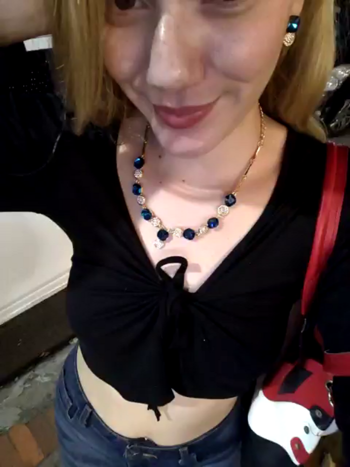 NicoleCut