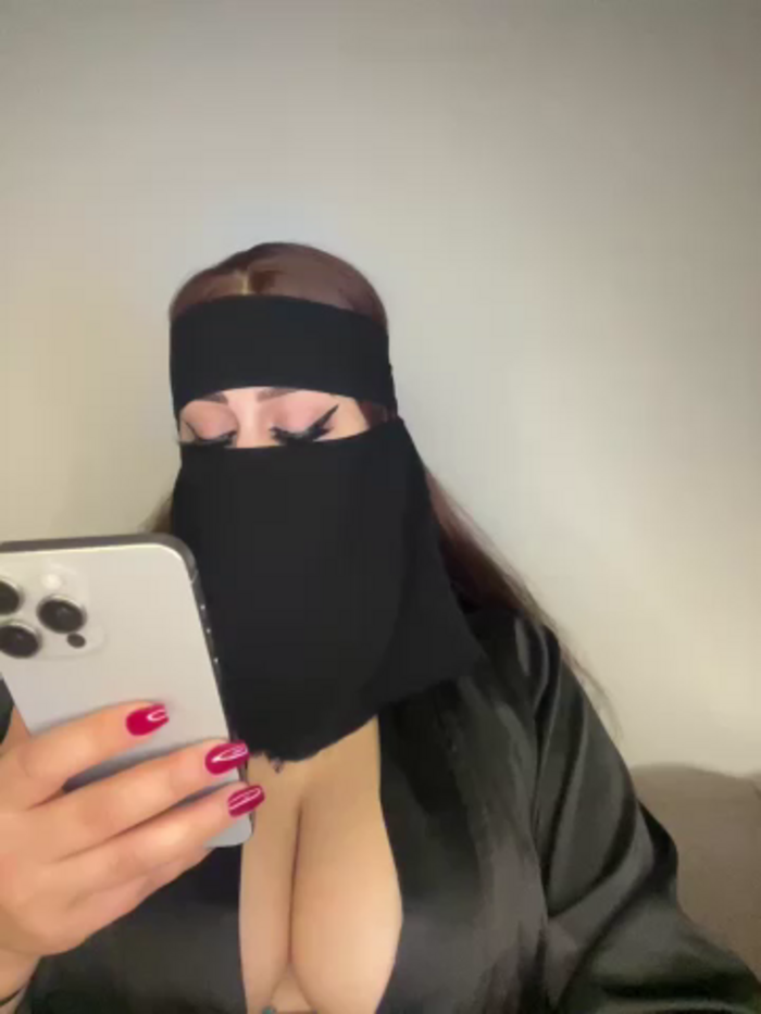 QueenDina777