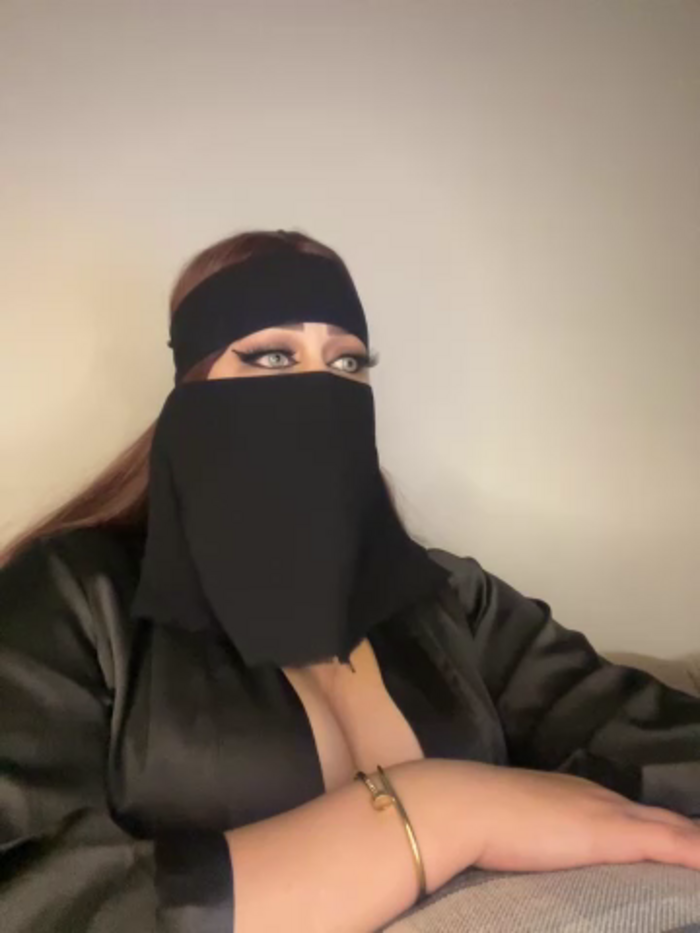 QueenDina777