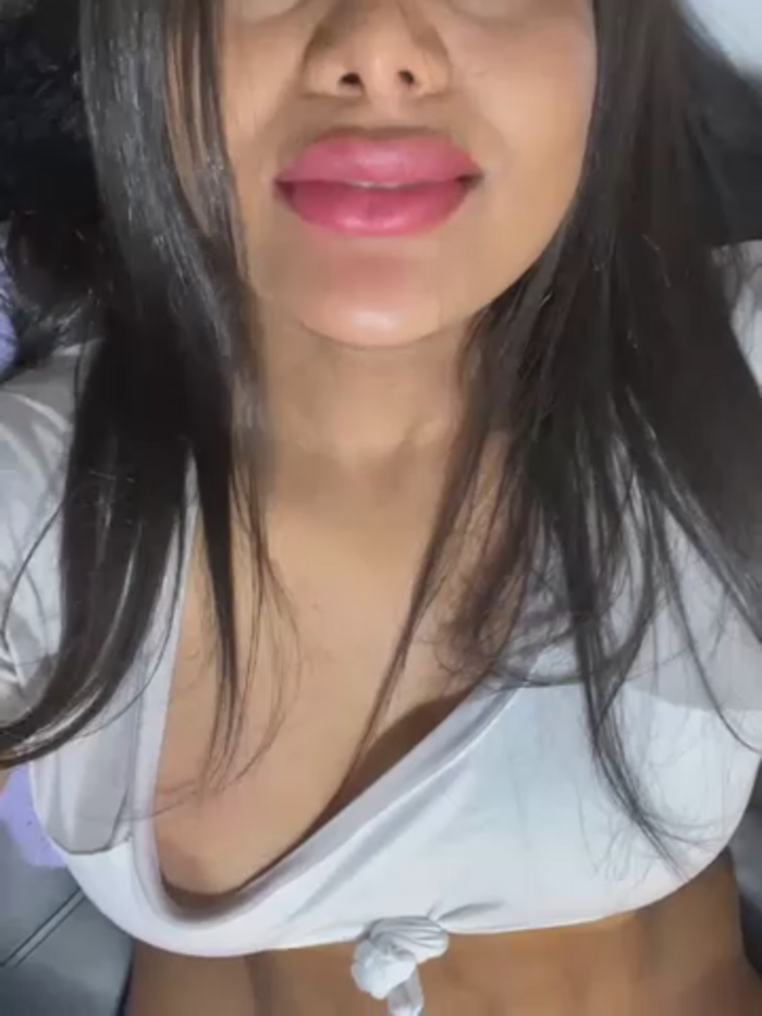 Girlzoe_wild