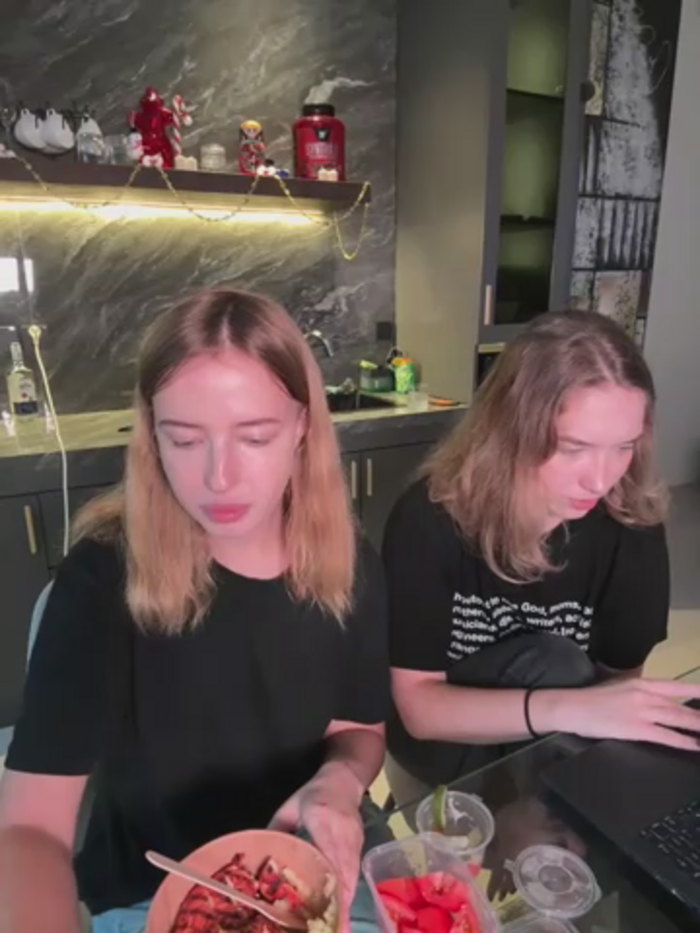 Nura_n_Sarah