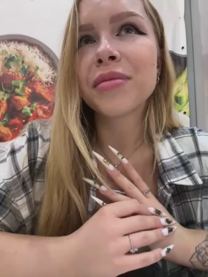 mur_girl