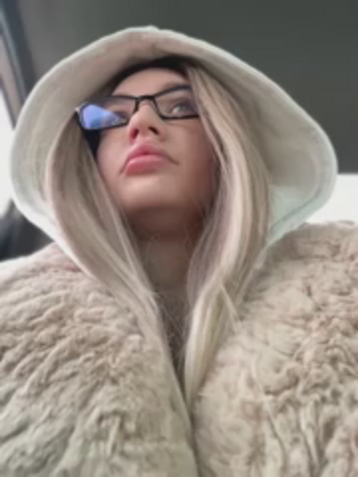 Holly_Molii