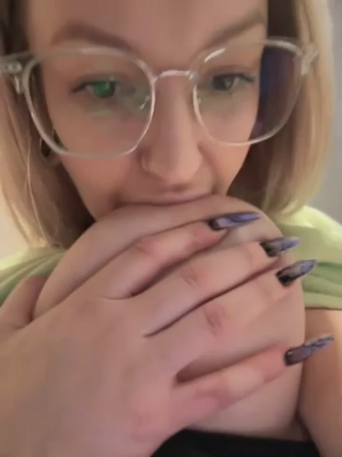 Teya_moon_