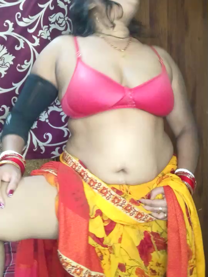 Hot_muskaan