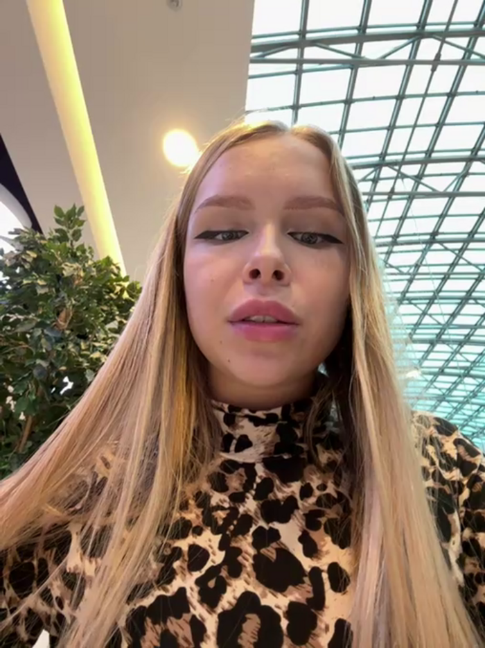 mur_girl
