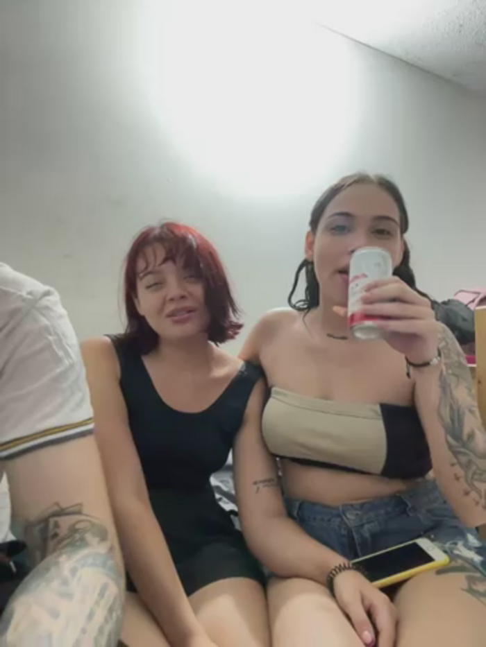 kevin_hotgirls