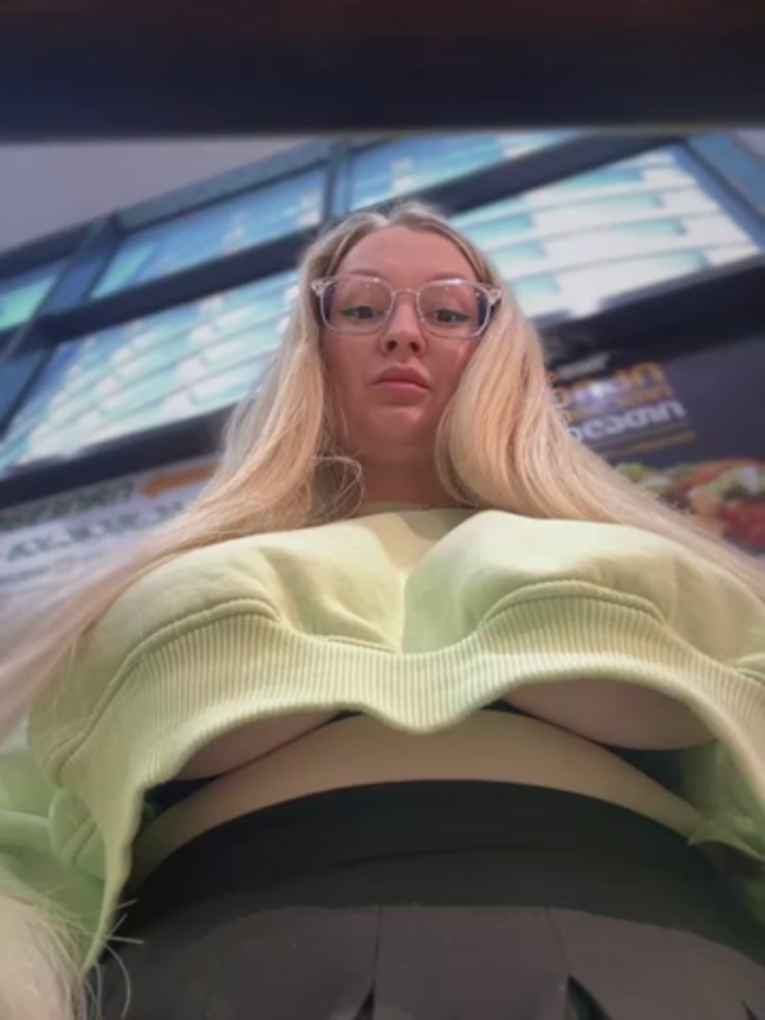 Teya_moon_