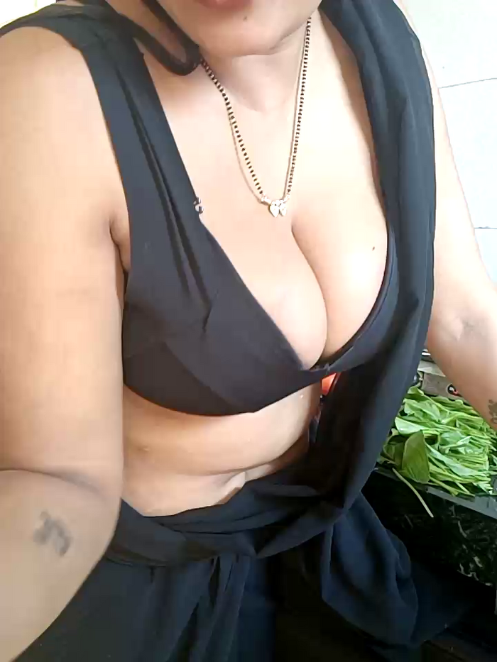 kaamuk_shweta