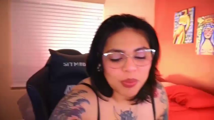 miacanela_xo