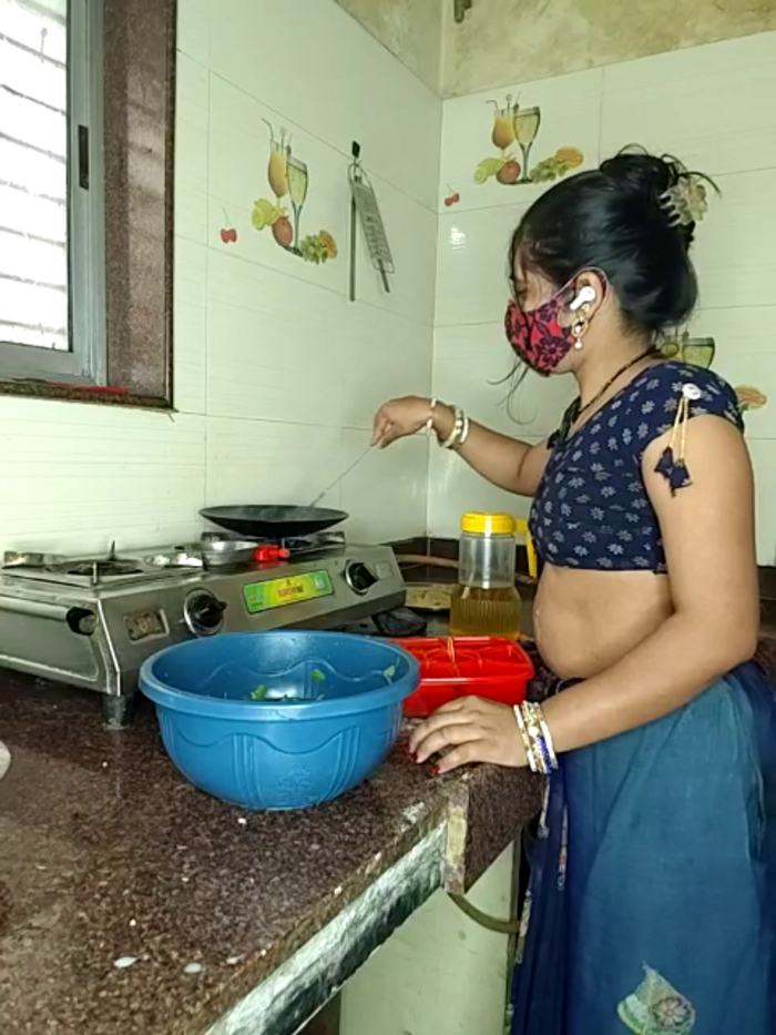 DesiRiya77