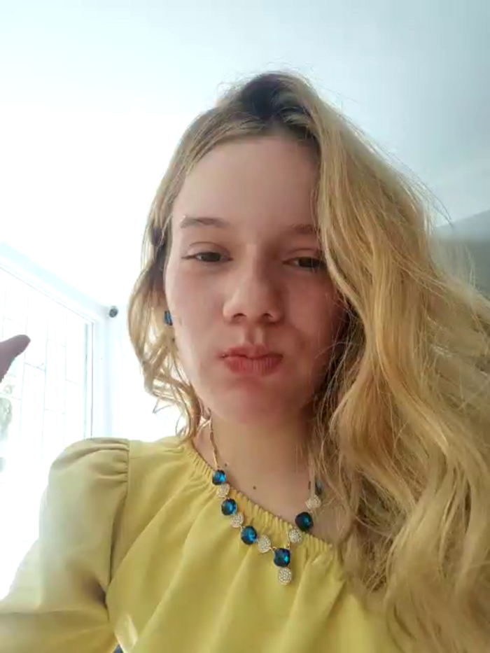 NicoleCut
