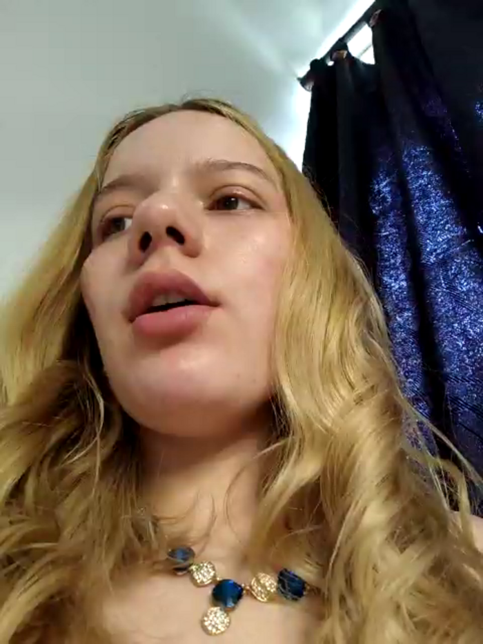 NicoleCut