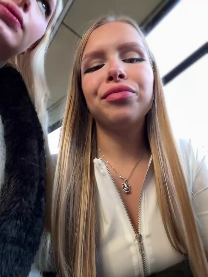 mur_girl