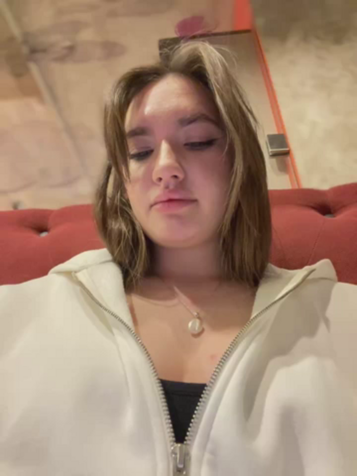 Holly_Molii