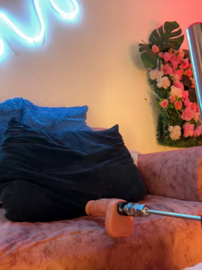 halana_squirts
