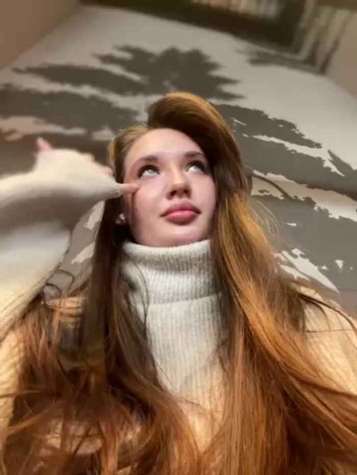Holly_Molii