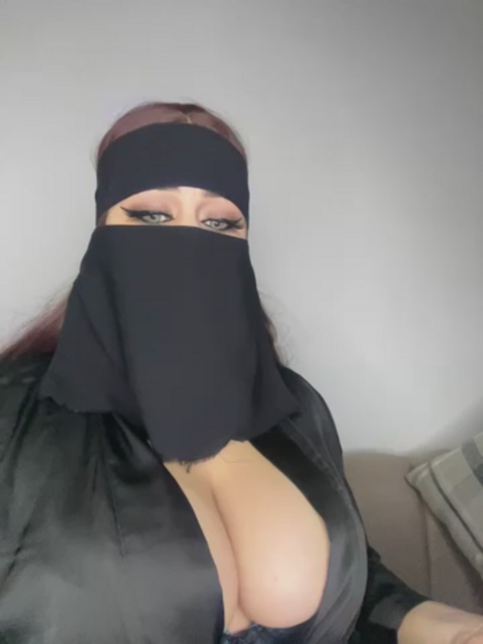 QueenDina777