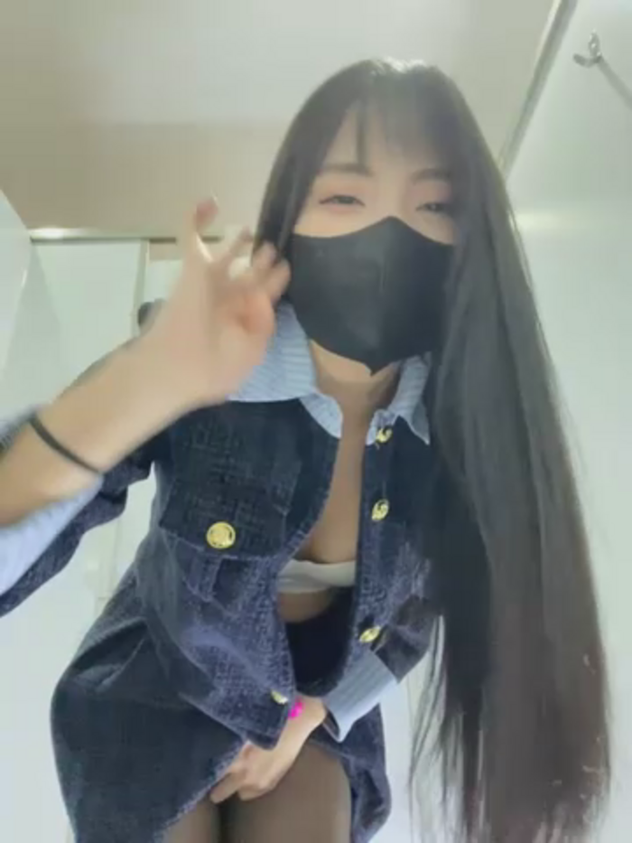 Asia-Lynn