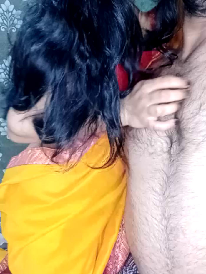 SEXY-nidhi-sharma