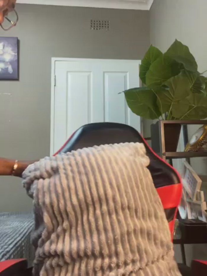 Bustygoddess32