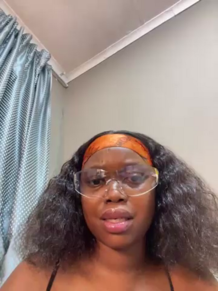 QueenTee23