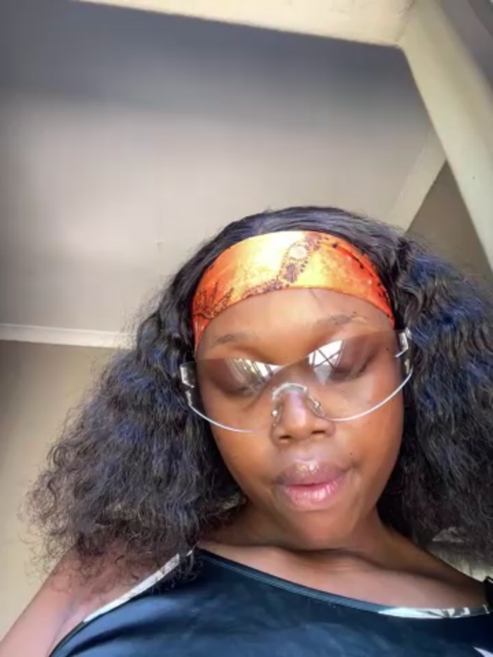 QueenTee23