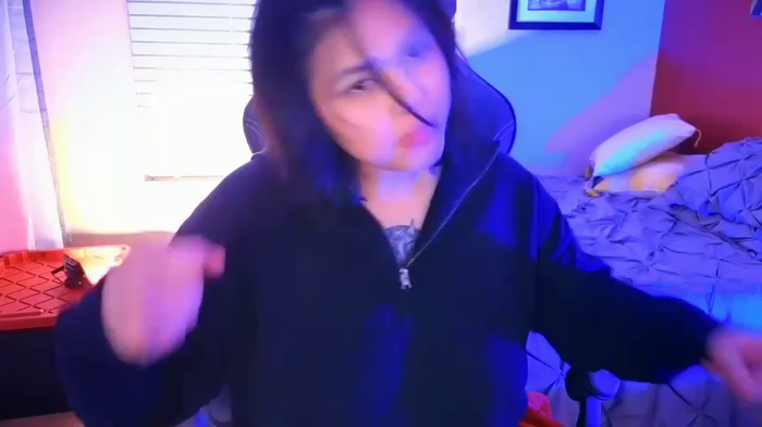 miacanela_xo