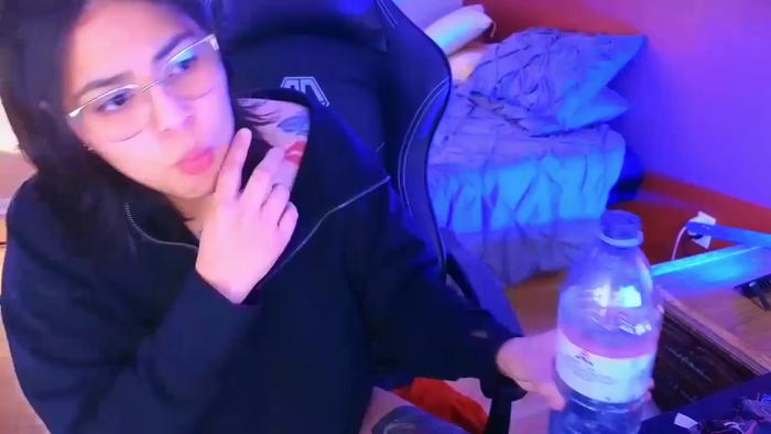 miacanela_xo